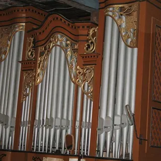 Orgel im Raum