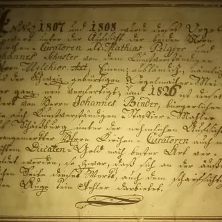 Inschrift in der Orgel: 1807/08: Erbauer Melchior Axt; einem ausländisch, nämlich aus der Schweiz gebürtigen Orgelmacher-Meister ganz neu angefertiget.... 1826 bemalt durch Johannes Binder, Stafier-Maler aus Schässburg