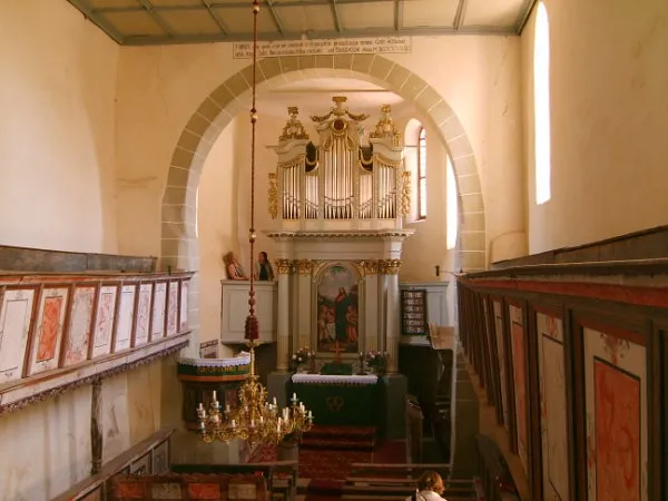 Orgel im Raum