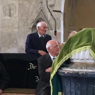 Johann Schaas hält die Dankesansprache an alle Beteiligten nach dem Gottesdienst
