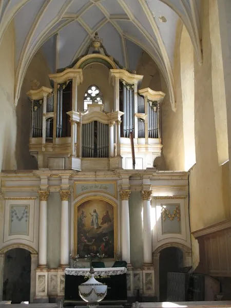Altar und Orgel