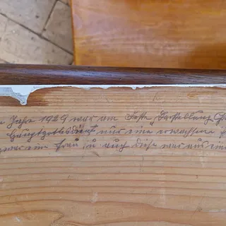Inschrift: Im Jahr 1929 war am Fest "Darstellung Christi im Tempel". im Hauptgottesdienst nur eine erwachsene Person anwesend, und zwar eine Frau, u. auch diese nur einer fremden Gemeinde.