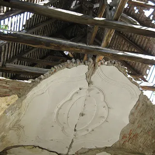 einsturzgefährdet (2011)